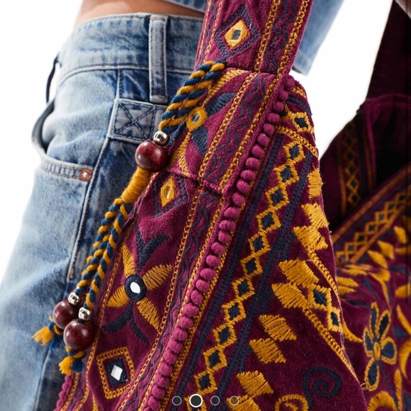 Free People mulberry embroidered slouchy side bag NWT. - Picture 3 of 5